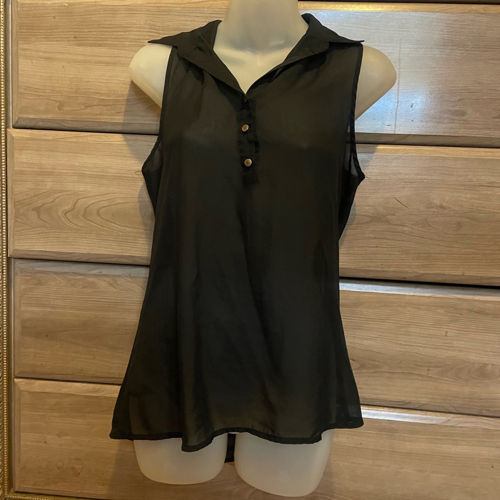 Sleeveless Shear Black Collared Button-Front Top